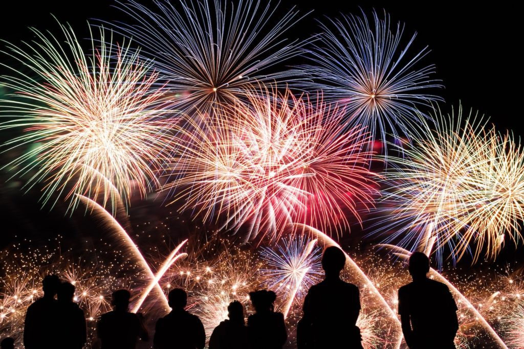 Août au Japon : compétition de feux d'artifice/hanabi taikai